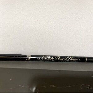 KVD BEAUTY
Tattoo Pencil Liner Waterproof Long-Wear
Gel Eyeliner